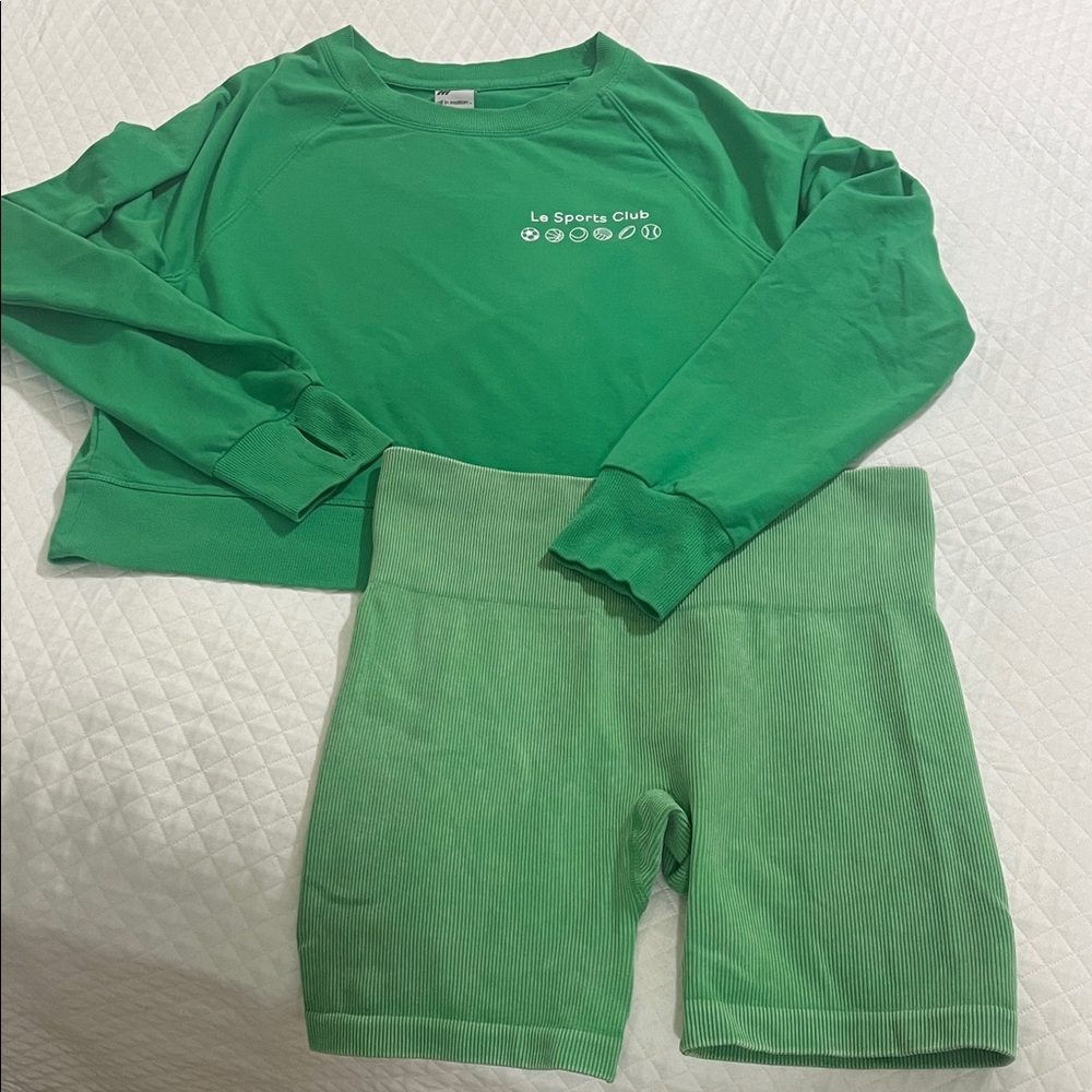 Target Matching Kelly Green Workout/Athlesiure Set (Sizes XS + M)